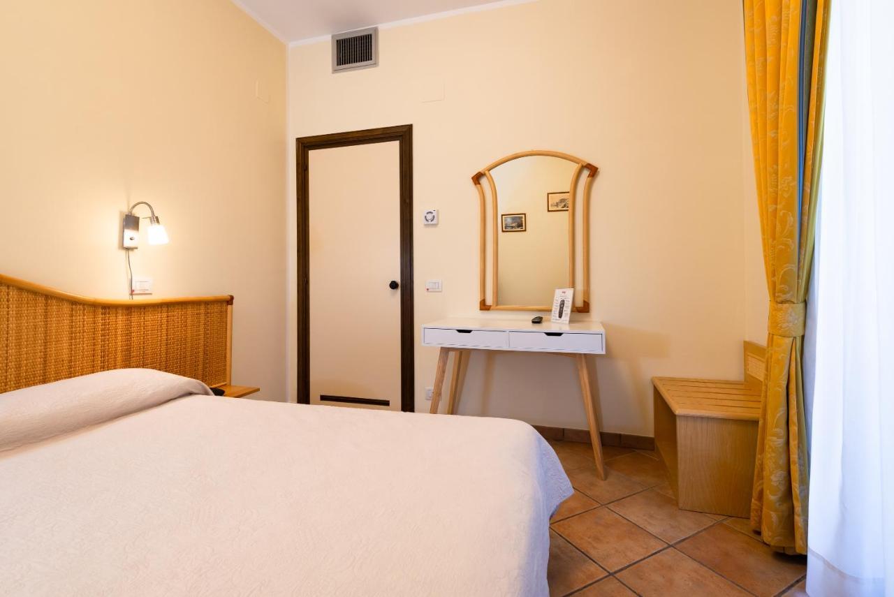 Hotel Il Ceppo Agropoli Kültér fotó